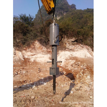 Excavator Using Hydraulic Rock Splitter